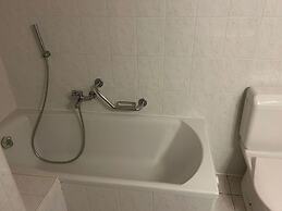 Apartment With Stunning Mountain View