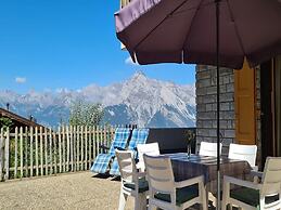 Modern Apartment With Views