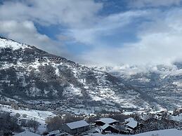 Nice Apartment With Valley View
