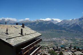 Nice Apartment With Valley View