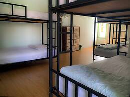 Ozone Beach House & Rooms