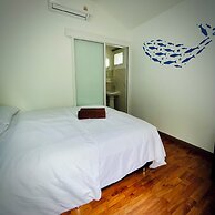 Ozone Beach House & Rooms