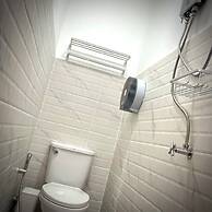 Ozone Beach House & Rooms