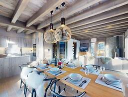 Cosy Chalet in Vex With Balcony