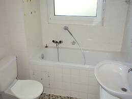 Spacious Apartment With Garden Furniture