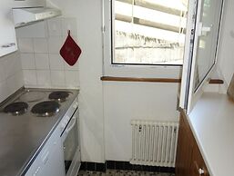 Spacious Apartment With Garden Furniture