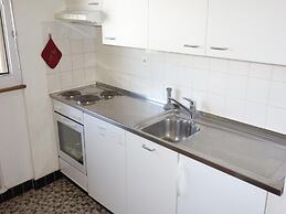 Spacious Apartment With Garden Furniture