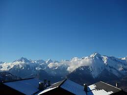 Charming Apartment Amidst Hills