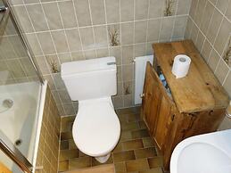 Trendy Apartment in the Heart of Hills