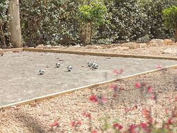 Traditional Villa With Garden