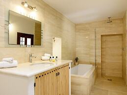 Traditional Villa With Garden