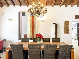 Traditional Villa With Garden