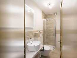 Comfortable Apartment With Living Room