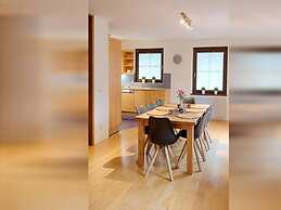 Spacious Apartment With Easy Connectivity