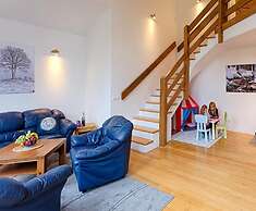 Spacious Apartment With Easy Connectivity