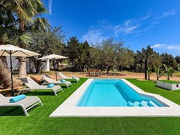 Attractive Villa With Private Pool