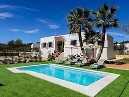 Attractive Villa With Private Pool