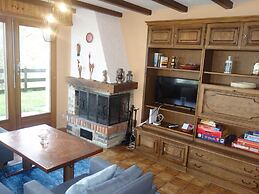 Cozy Apartment With Mountain Views