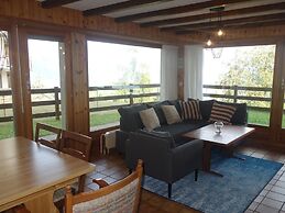 Cozy Apartment With Mountain Views