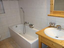 Charming Apartment With Valley View