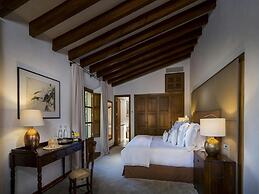 Elegant Villa With Communal Space