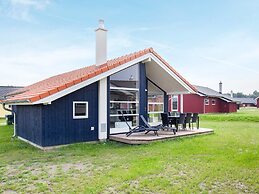Pretty Holiday Home With View