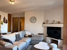 Charming Apartment With Bright Rooms