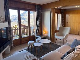 Charming Apartment With Bright Rooms