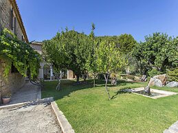 Stunning Farmhouse With Private Pool
