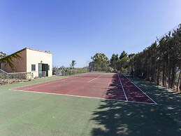 Stunning Farmhouse With Private Pool