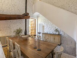 Stunning Farmhouse With Private Pool