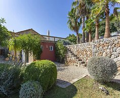 Stunning Farmhouse With Private Pool