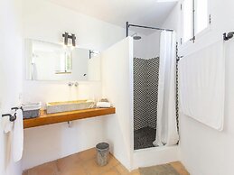 Stunning Farmhouse With Private Pool