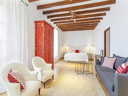 Stunning Farmhouse With Private Pool