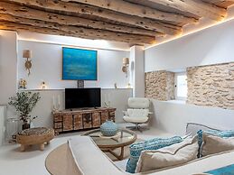 Impressive Farmhouse With Pool