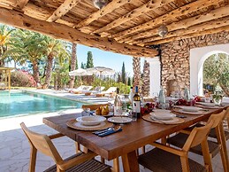 Impressive Farmhouse With Pool