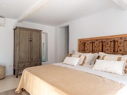 Impressive Farmhouse With Pool