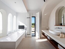 Impressive Farmhouse With Pool