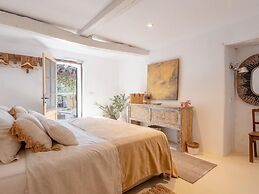 Impressive Farmhouse With Pool