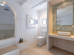 Impressive Farmhouse With Pool