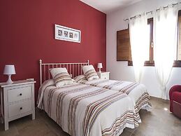 Spacious Villa With Games Area