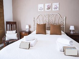 Spacious Villa With Games Area