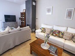 Spacious Villa With Games Area