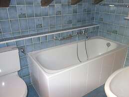 Apartment With Breathtaking Hill View