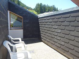 Apartment With Breathtaking Hill View