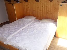 Apartment With Breathtaking Hill View