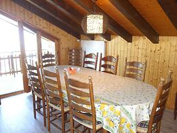 Apartment With Breathtaking Hill View