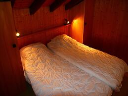 Peaceful Apartment With Amenities