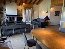 Peaceful Apartment With Amenities
