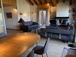 Peaceful Apartment With Amenities